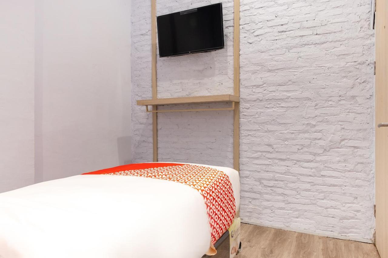 OYO 3150 Theodore Homestay Medan Luaran gambar