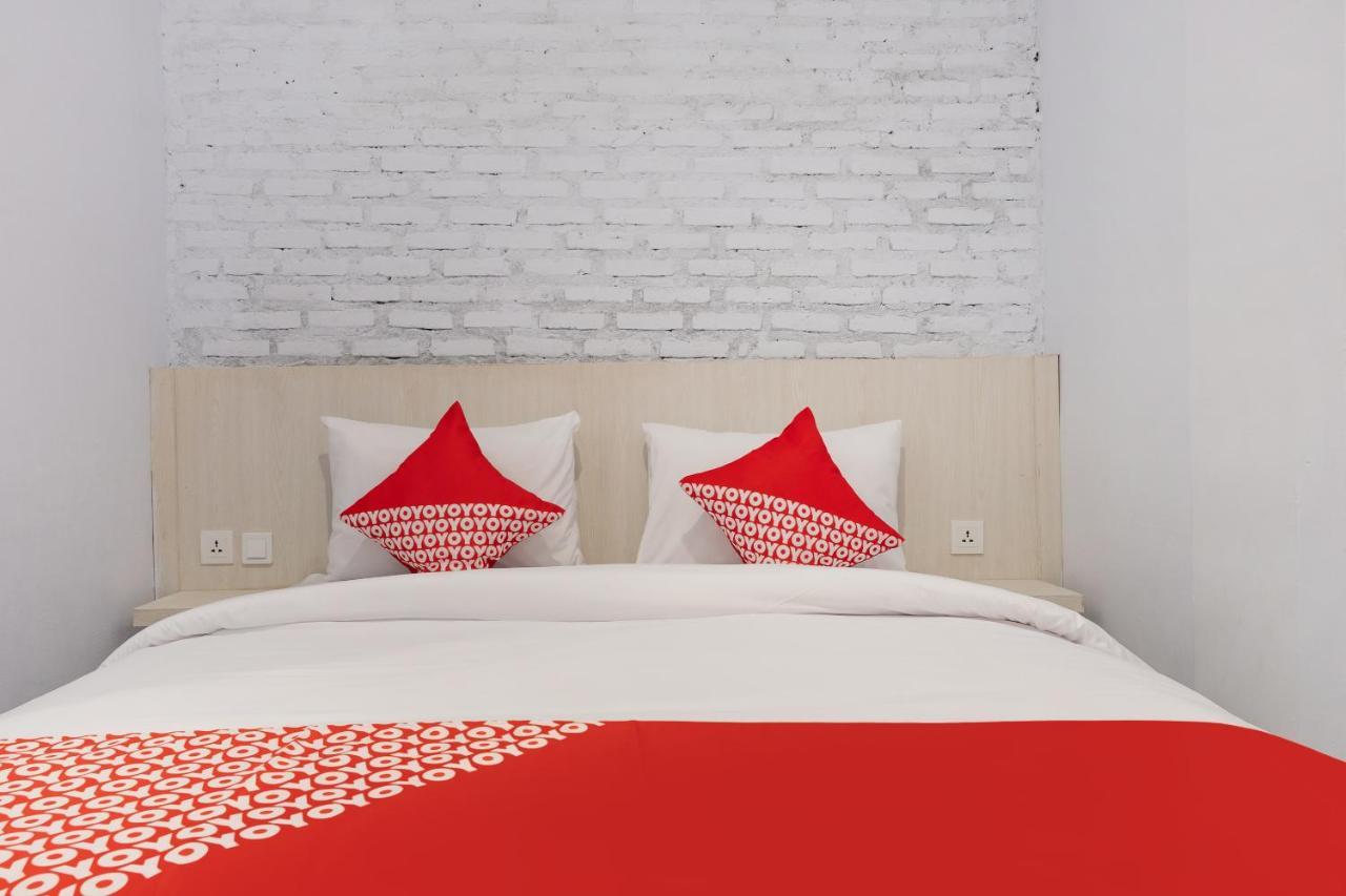 OYO 3150 Theodore Homestay Medan Luaran gambar