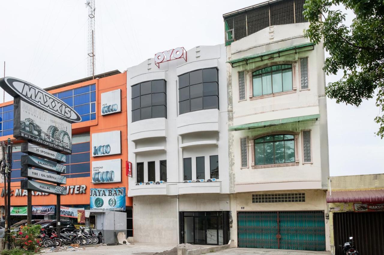 OYO 3150 Theodore Homestay Medan Luaran gambar