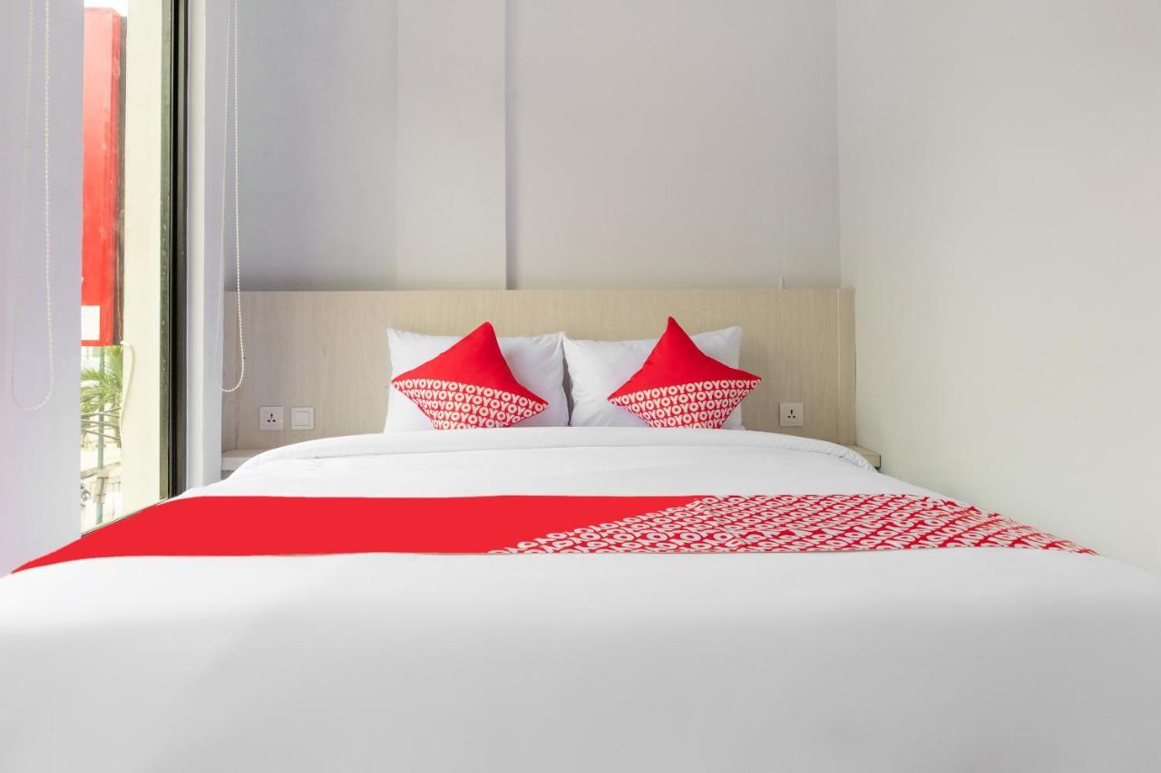 OYO 3150 Theodore Homestay Medan Luaran gambar